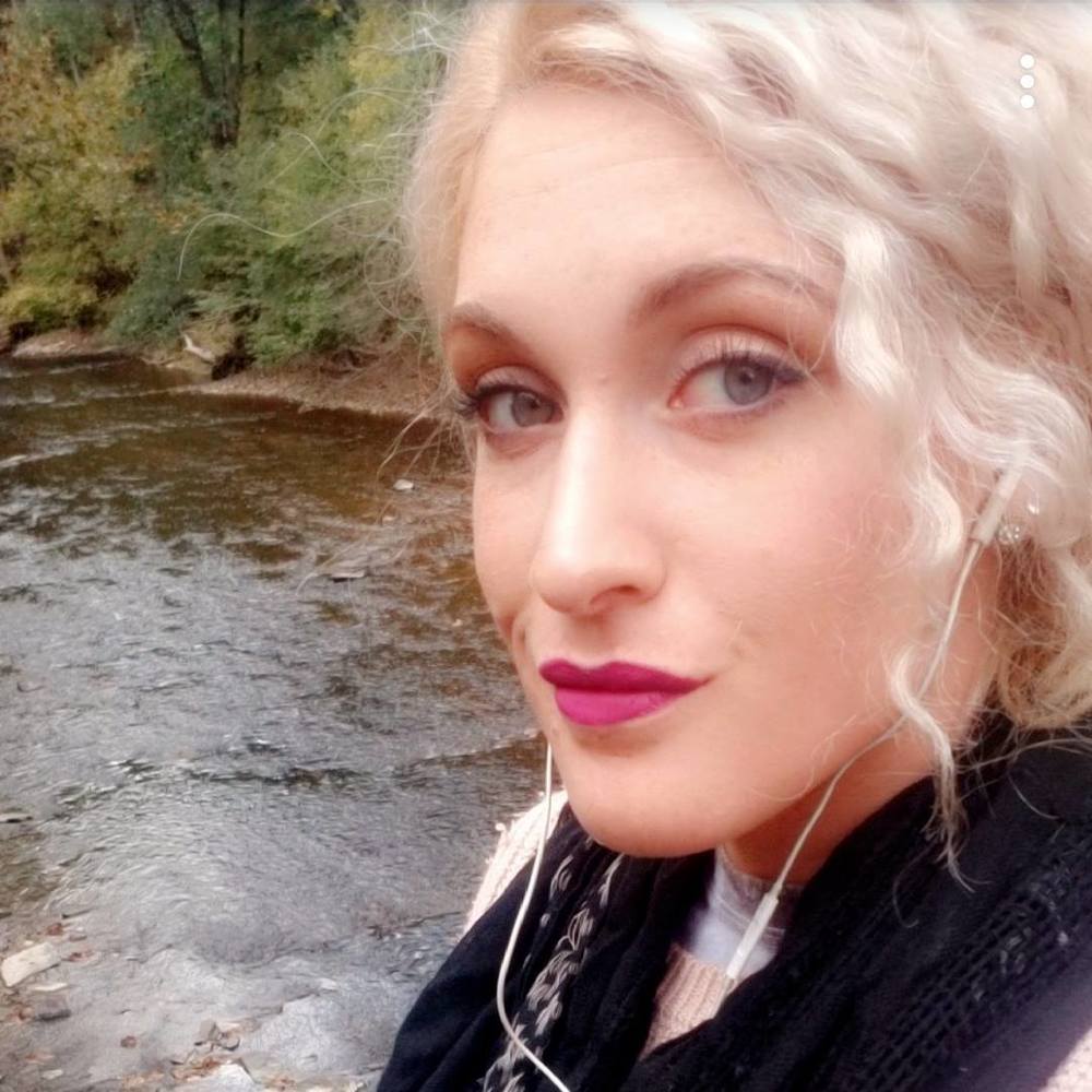 Meet your Posher, Leah